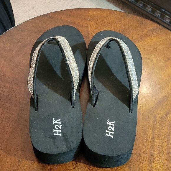 BRAND NEW H2K WOMEN"S BLACK RHINESTONES FLIP FLOPS SANDAL - Picture 7 of 16